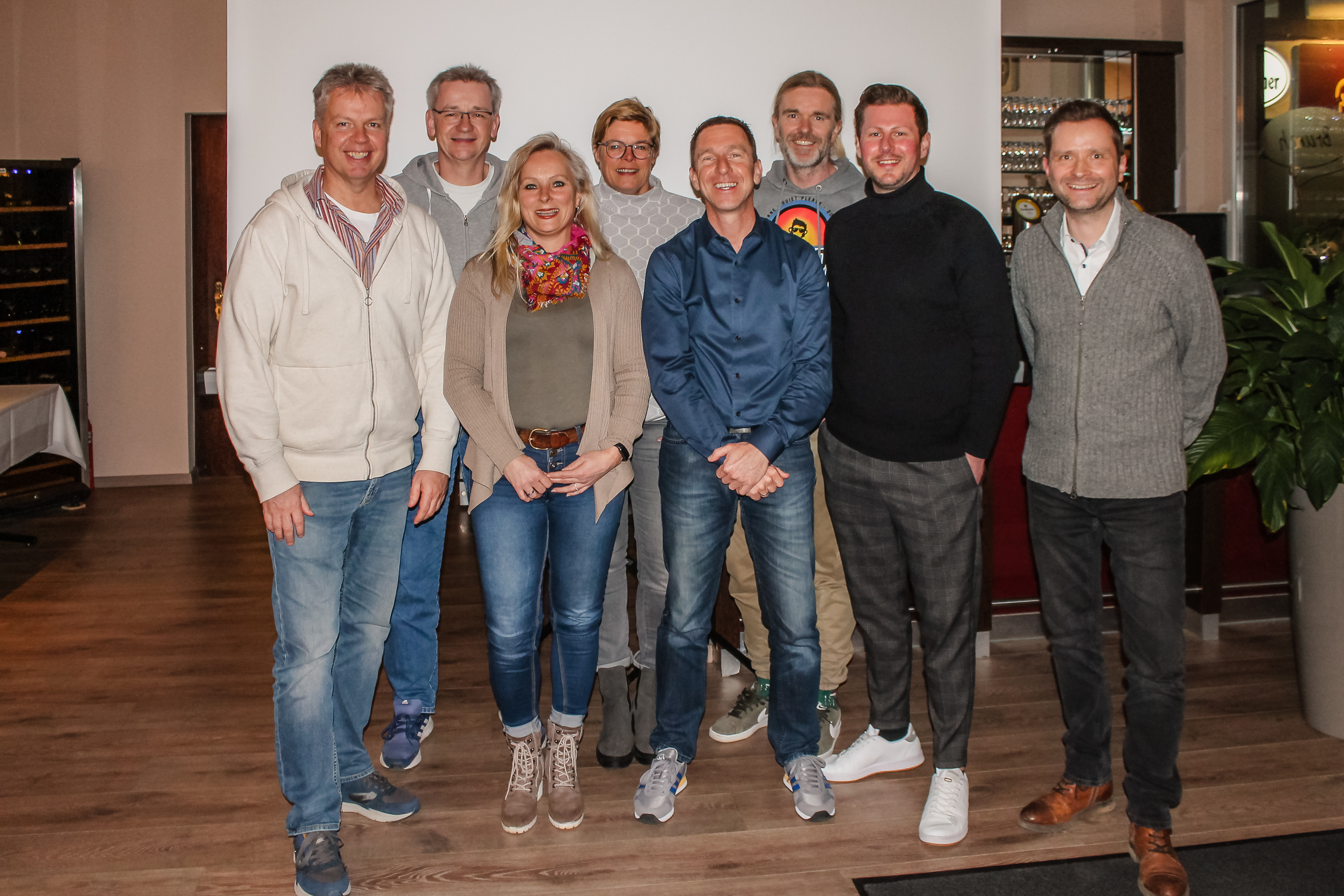 v.l.n.r.: Dirk Hinrichs, Uwe Pierdziwol, Tanja Rokahr,Barbara Schieke, Lars Geveke, Timo Wehrmann, Benjamin Baris, Marcel Fröhlich 