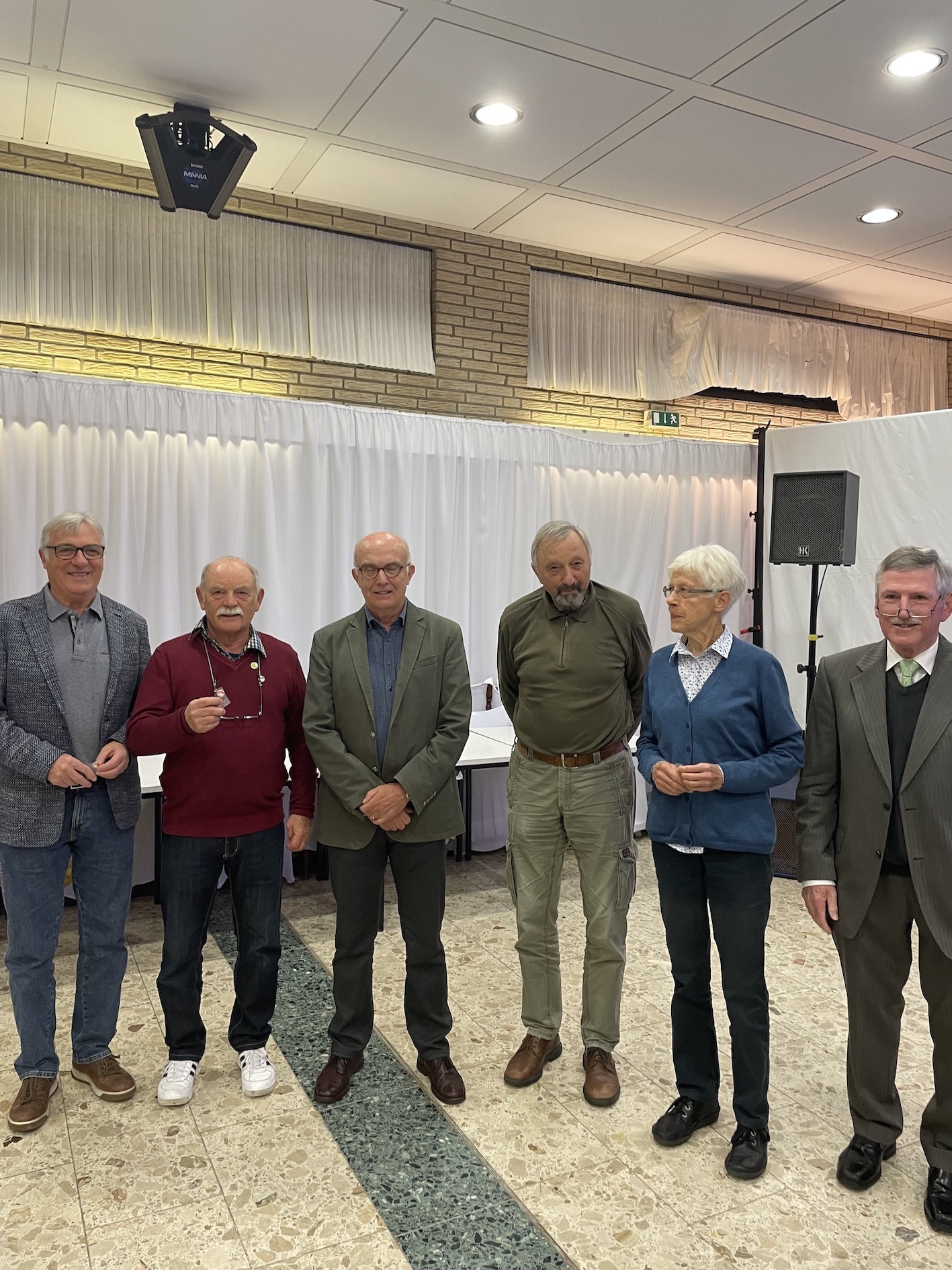 v.L. Hans Joachim Oldenburg, Winni, für seinen Sohn Jan Phillip, Helmut Mischler, Hans Jürgen Müller und Waltraud Dühr