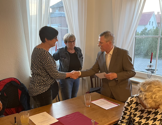 Jürgen bedankt sich bei Stephanie