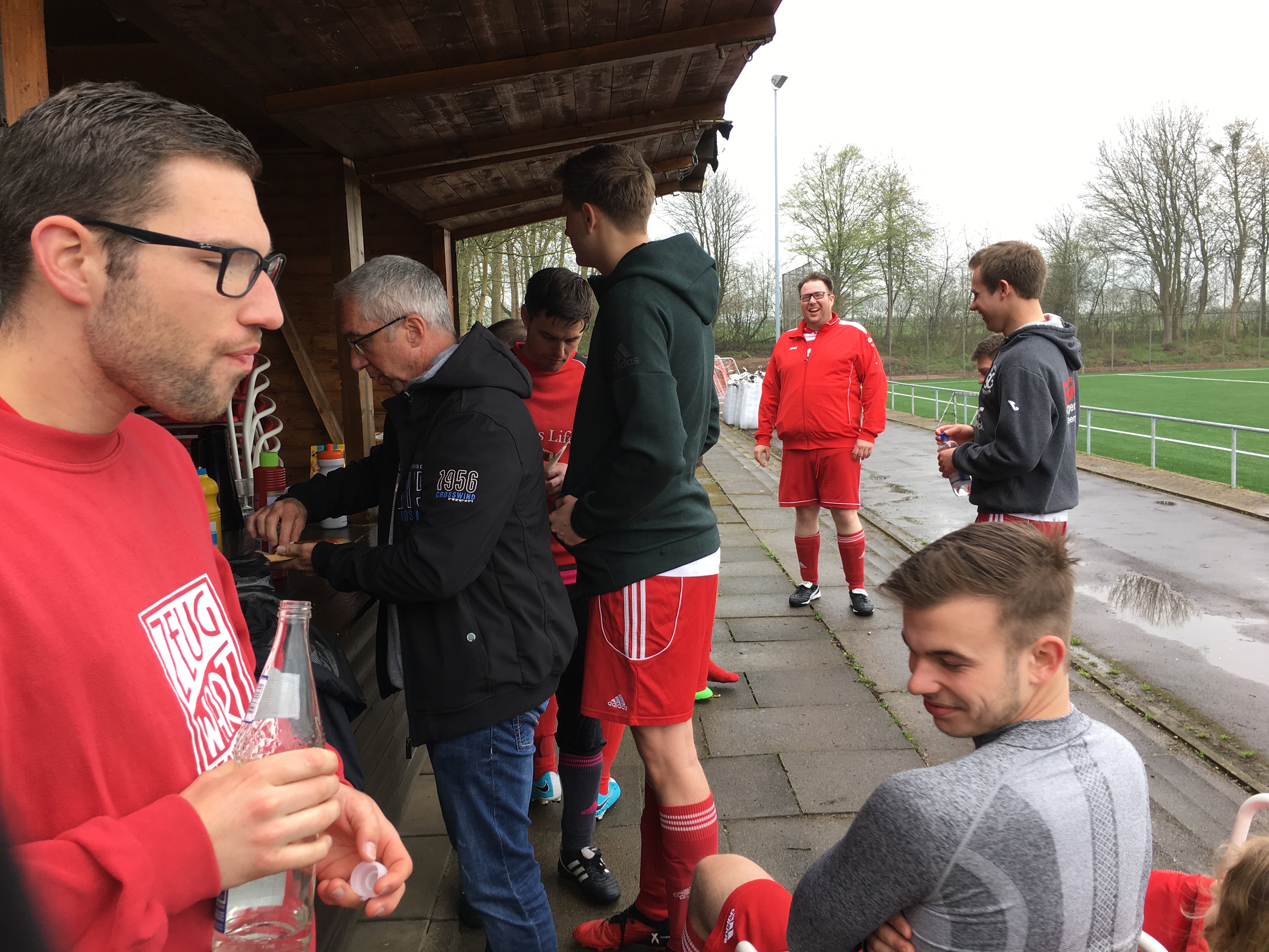 Warten auf den SC Empelde II...