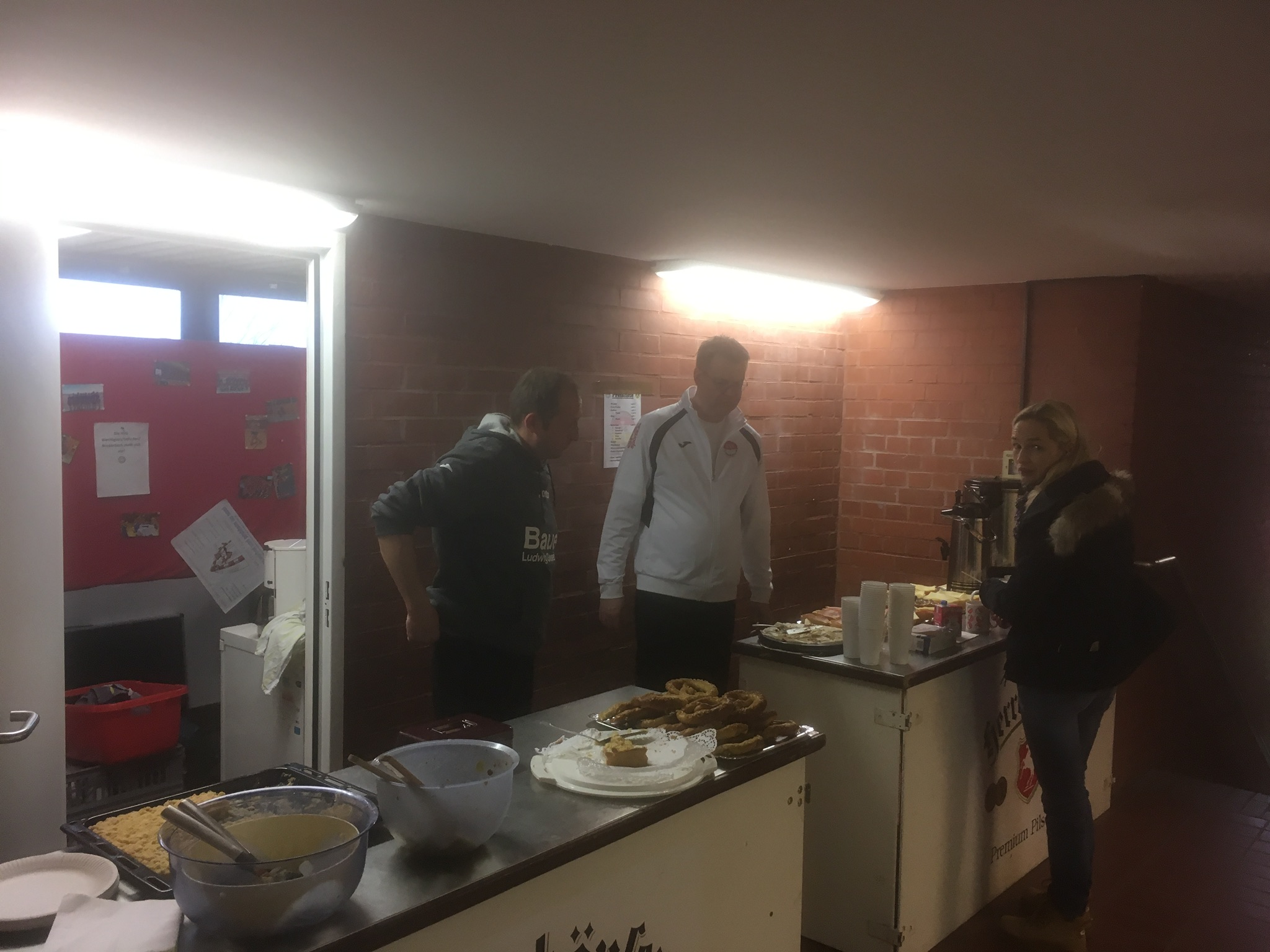 Die Trainer verkaufen selbst